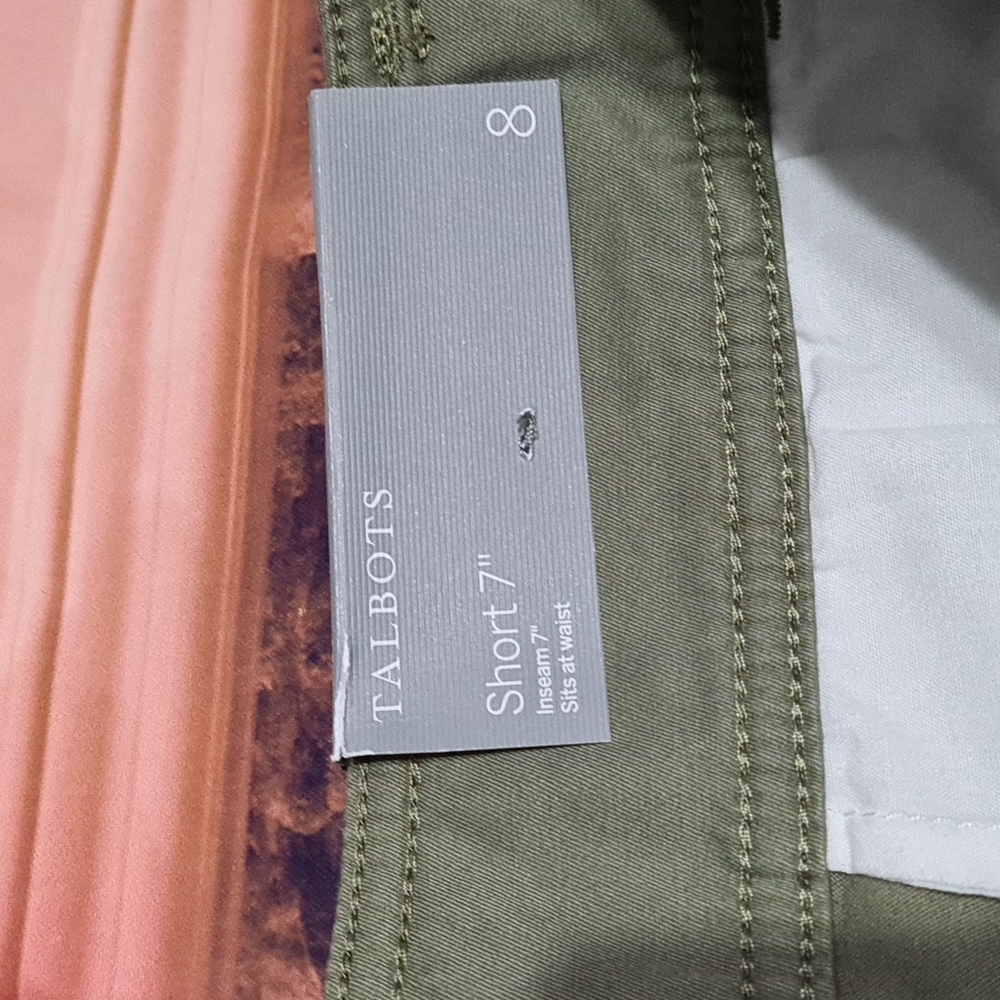 Talbots Green Shorts NWT Size 8 - Picture 3 of 5